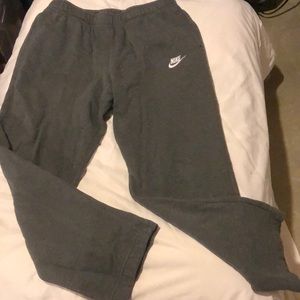 Nike men’s sweatpants size large